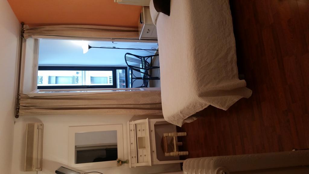 مدريد Hostal Montecarlo الغرفة الصورة