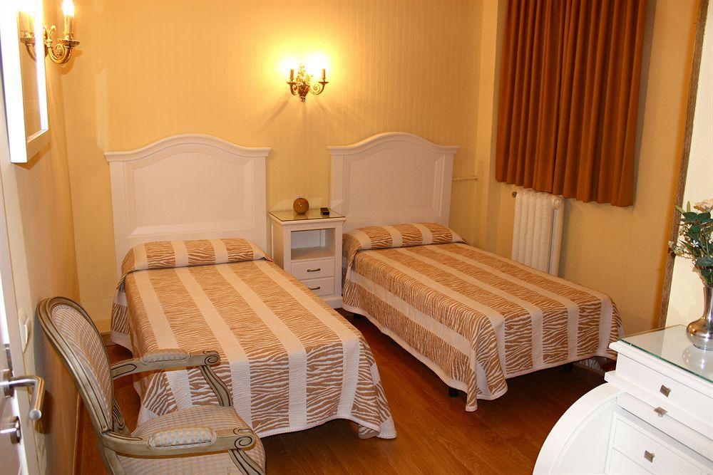 مدريد Hostal Montecarlo المظهر الخارجي الصورة