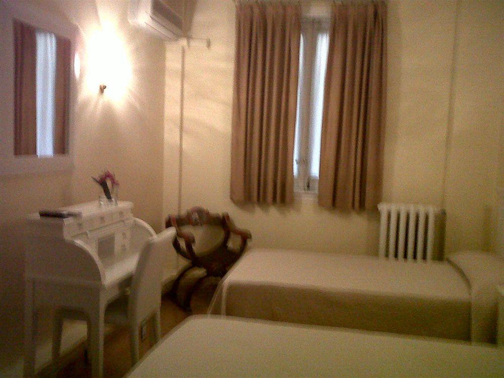 مدريد Hostal Montecarlo المظهر الخارجي الصورة
