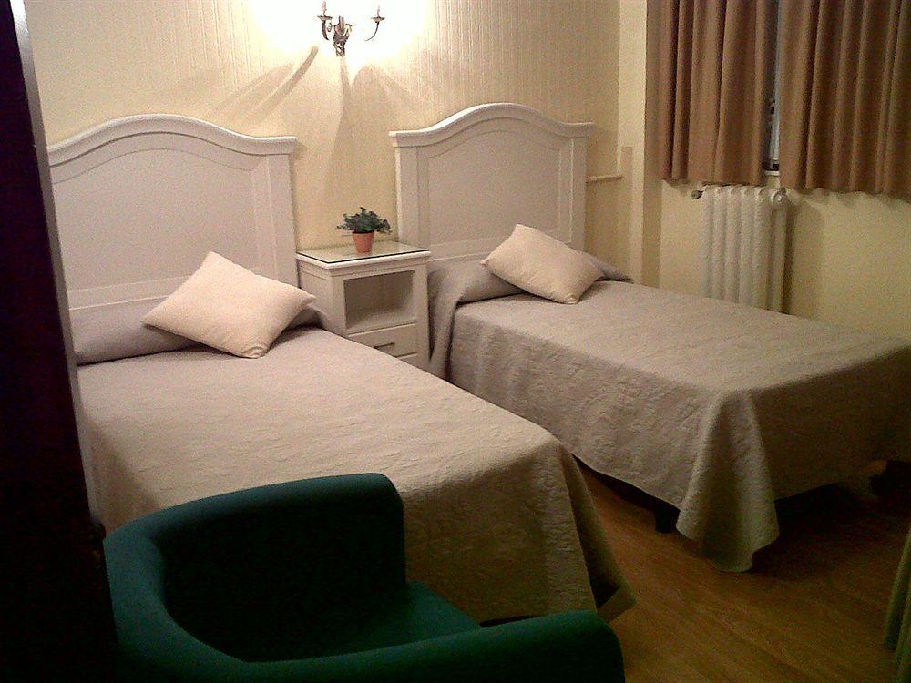 مدريد Hostal Montecarlo المظهر الخارجي الصورة